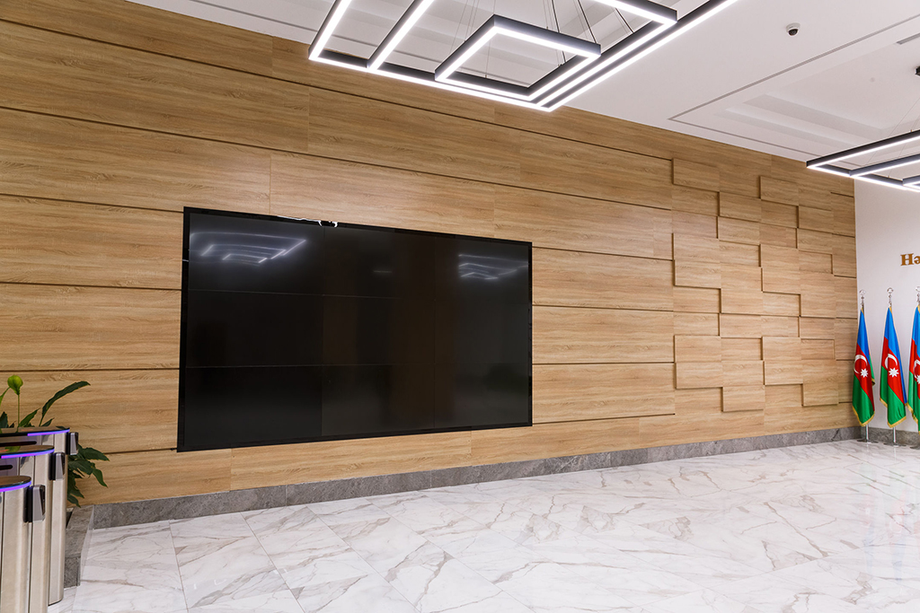 Wall cladding and furnishing of the State Employment Agency